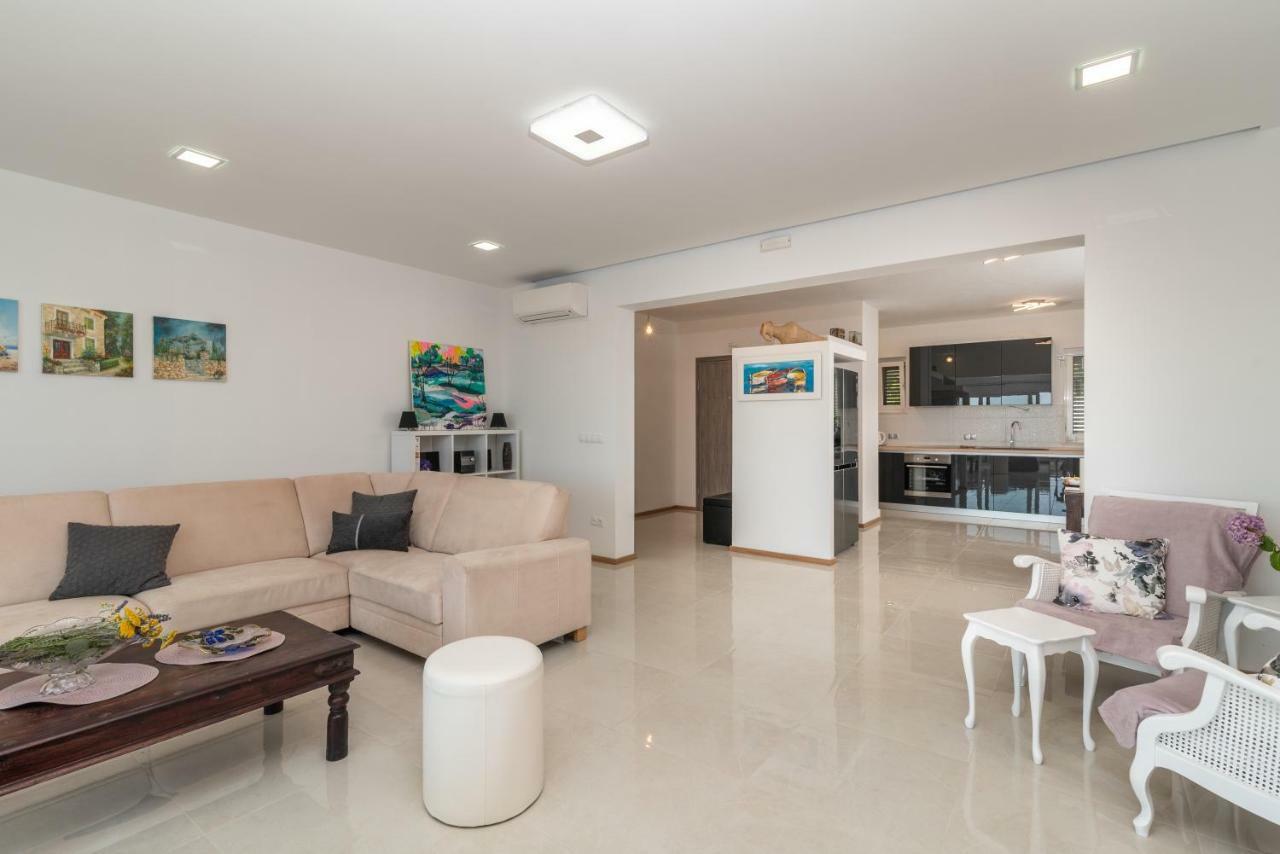 Villa Confido Luxury Apartment 01 Seget Donji Bagian luar foto